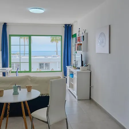 Apartment Floor Ocean Views Lanzamar - Renovated Gem With A Sunny, Private Terrace & Elevator & Pool - Puerto Del Carmen