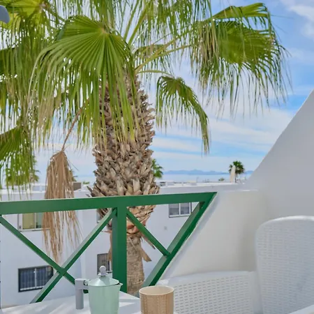 Floor Ocean Views Lanzamar - Renovated Gem With A Sunny, Private Terrace & Elevator & Pool - Puerto Del Carmen Puerto del Carmen (Lanzarote)