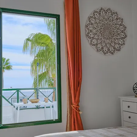 Floor Ocean Views Lanzamar - Renovated Gem With A Sunny, Private Terrace & Elevator & Pool - Puerto Del Carmen