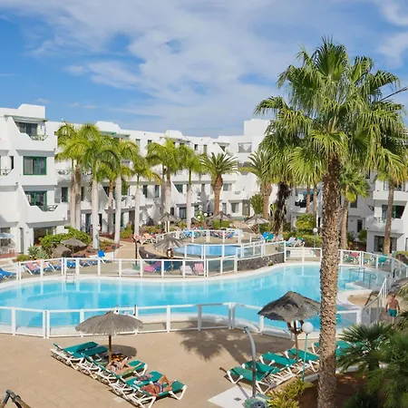 Floor Ocean Views Lanzamar - Renovated Gem With A Sunny, Private Terrace & Elevator & Pool - Puerto Del Carmen Apartment