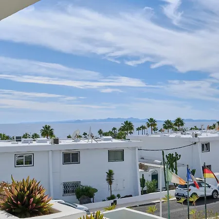 Apartment Floor Ocean Views Lanzamar - Renovated Gem With A Sunny, Private Terrace & Elevator & Pool - Puerto Del Carmen