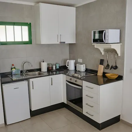 Floor Ocean Views Lanzamar - Renovated Gem With A Sunny, Private Terrace & Elevator & Pool - Puerto Del Carmen Apartment