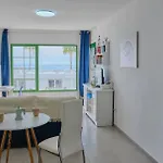 Apartmán Floor Ocean Views Lanzamar - Renovated Gem With A Sunny, Private Terrace & Elevator & Pool -