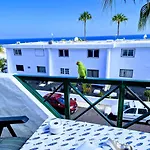 Floor Ocean Views Lanzamar - Renovated Gem With A Sunny, Private Terrace & Elevator & Pool - Apartmán Puerto del Carmen (Lanzarote)