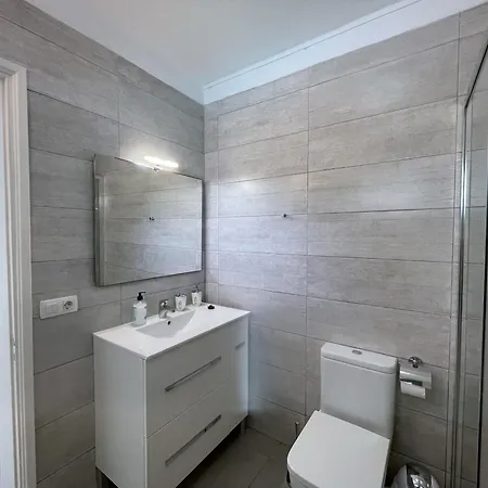 公寓 Floor Ocean Views Lanzamar - Renovated Gem With A Sunny, Private Terrace & Elevator & Pool -